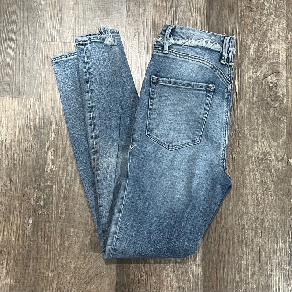 Good American Light Blue Skinny Jeans